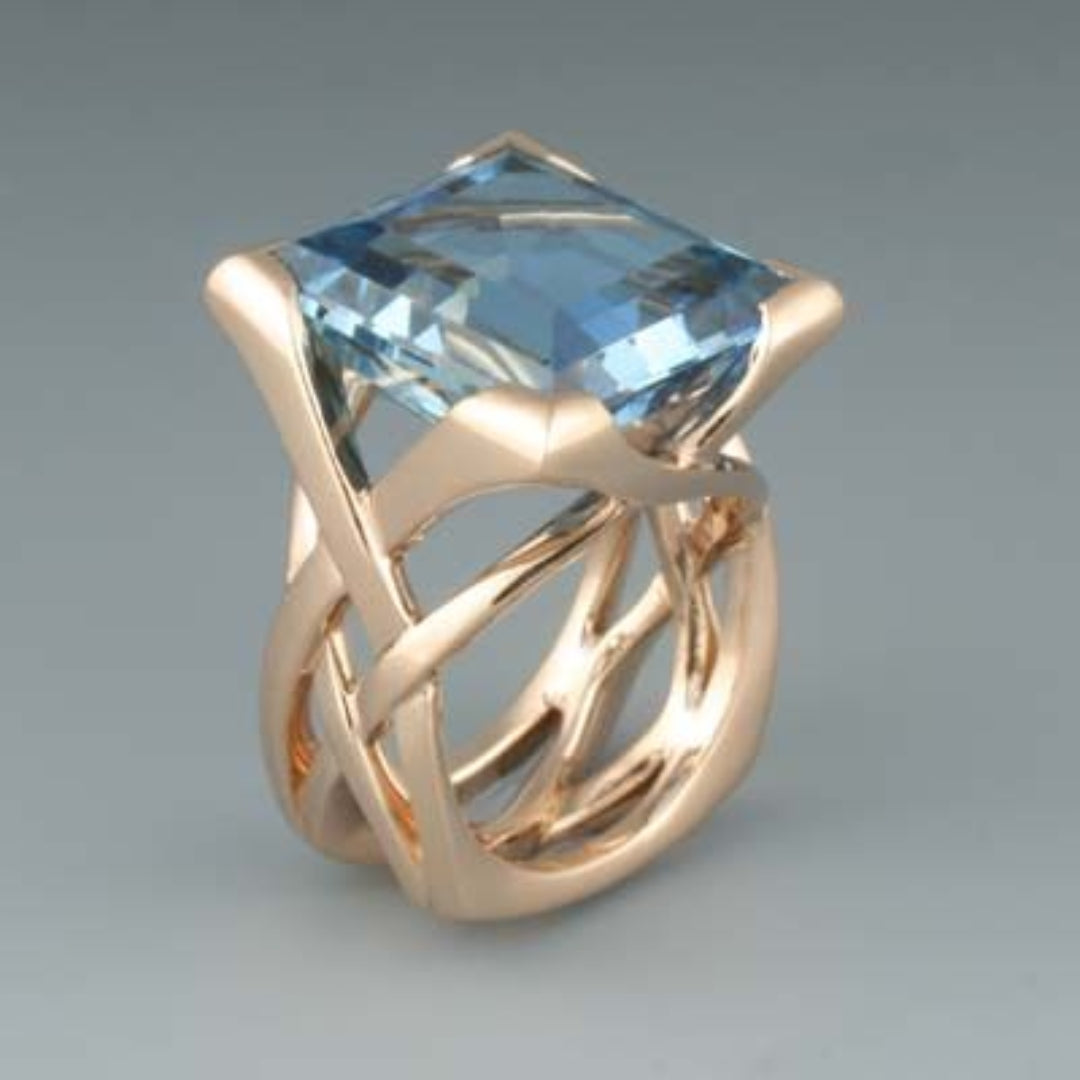 Bague en Or Rose avec Zirconium Bleu Vintage