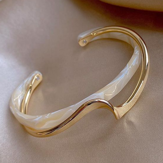 Bracelet en Or avec Opale Blanche Élégant